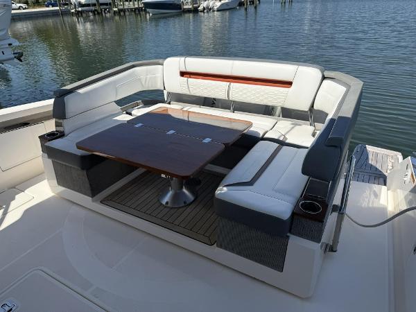 2018 Tiara Sport 38 LS