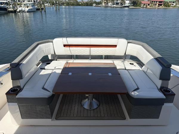 2018 Tiara Sport 38 LS