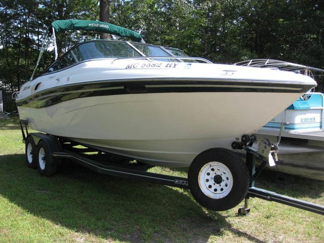 2000 Four Winns 235 Sundowner