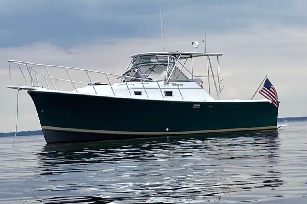 1987 Luhrs 30 Alura Classic
