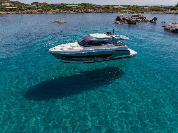 2025 Riviera 4600 Sport Yacht Platinum Edition