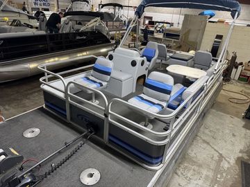 2002 TMC 2200 FM Pontoon