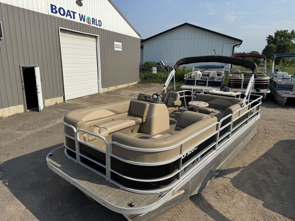 2016 SunCatcher V322 RF Tritoon Pontoon