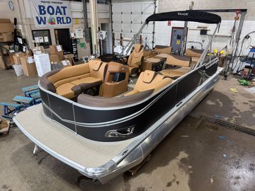 2025 Tahoe LTZ 2385 Quad Lounge Shift Flip & Honda 4-Stroke EFI