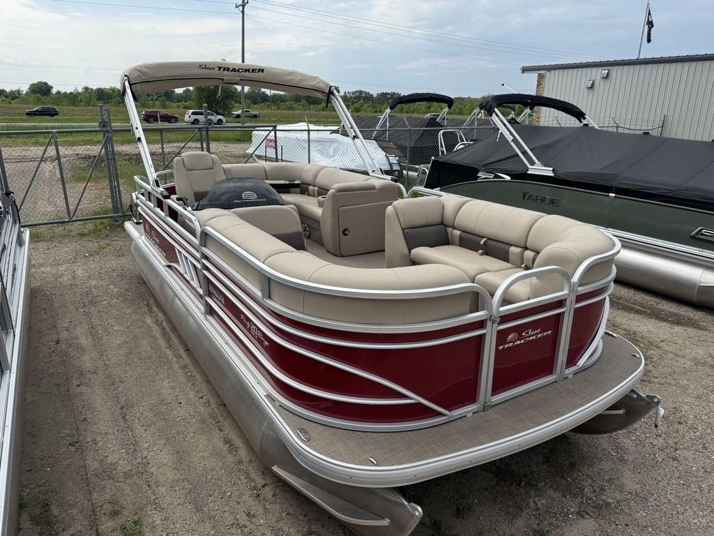 2023 Sun Tracker Party Barge 20 DLX