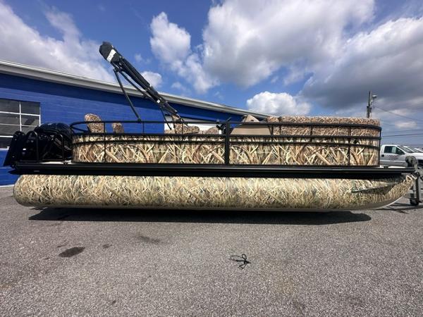 2025 Starcraft LX 22 F Mossy Oak Camo