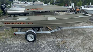 2025 Tracker 1236 JON