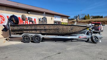 2026 Xpress X23 Bay w/ Yamaha Vmax 250 SHO (In stock!)