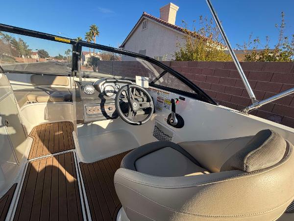 2016 Bayliner VR5