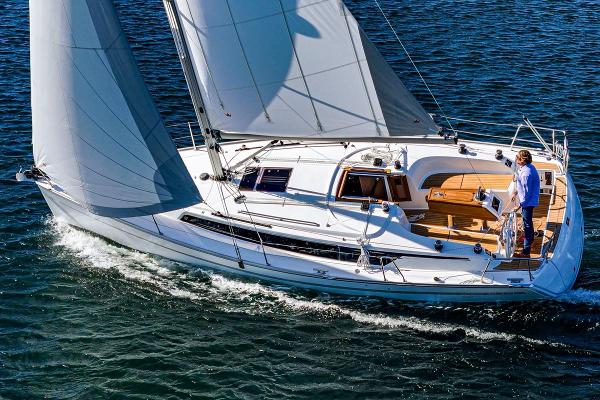 2025 Bavaria 34 Cruiser Style
