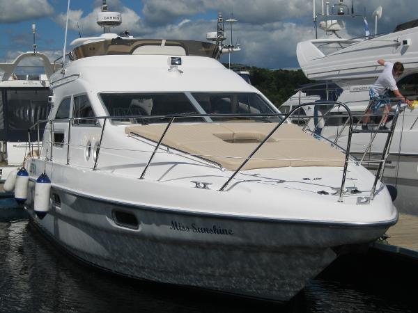 2000 Sealine F33