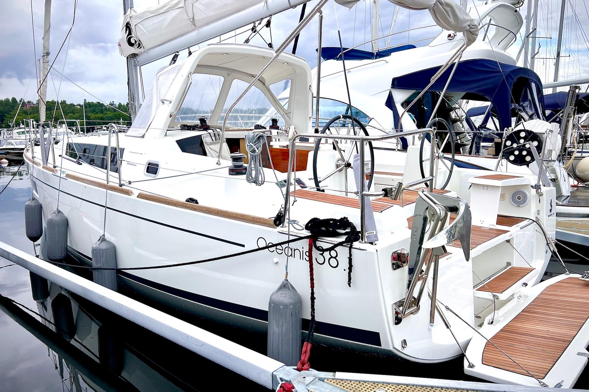 2018 Beneteau Oceanis 38.1