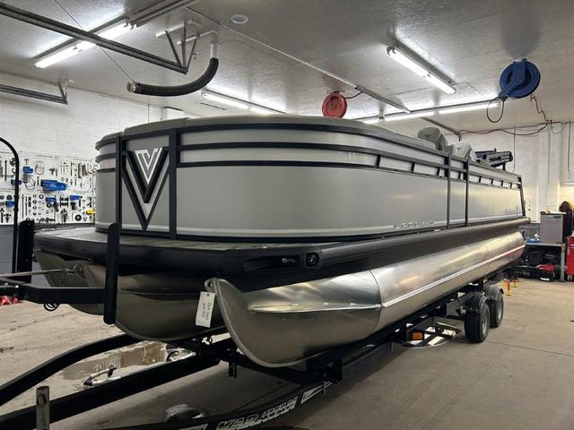 2025 Viaggio X22Q W/ MERCURY 200HP OUTBOARD MOTOR