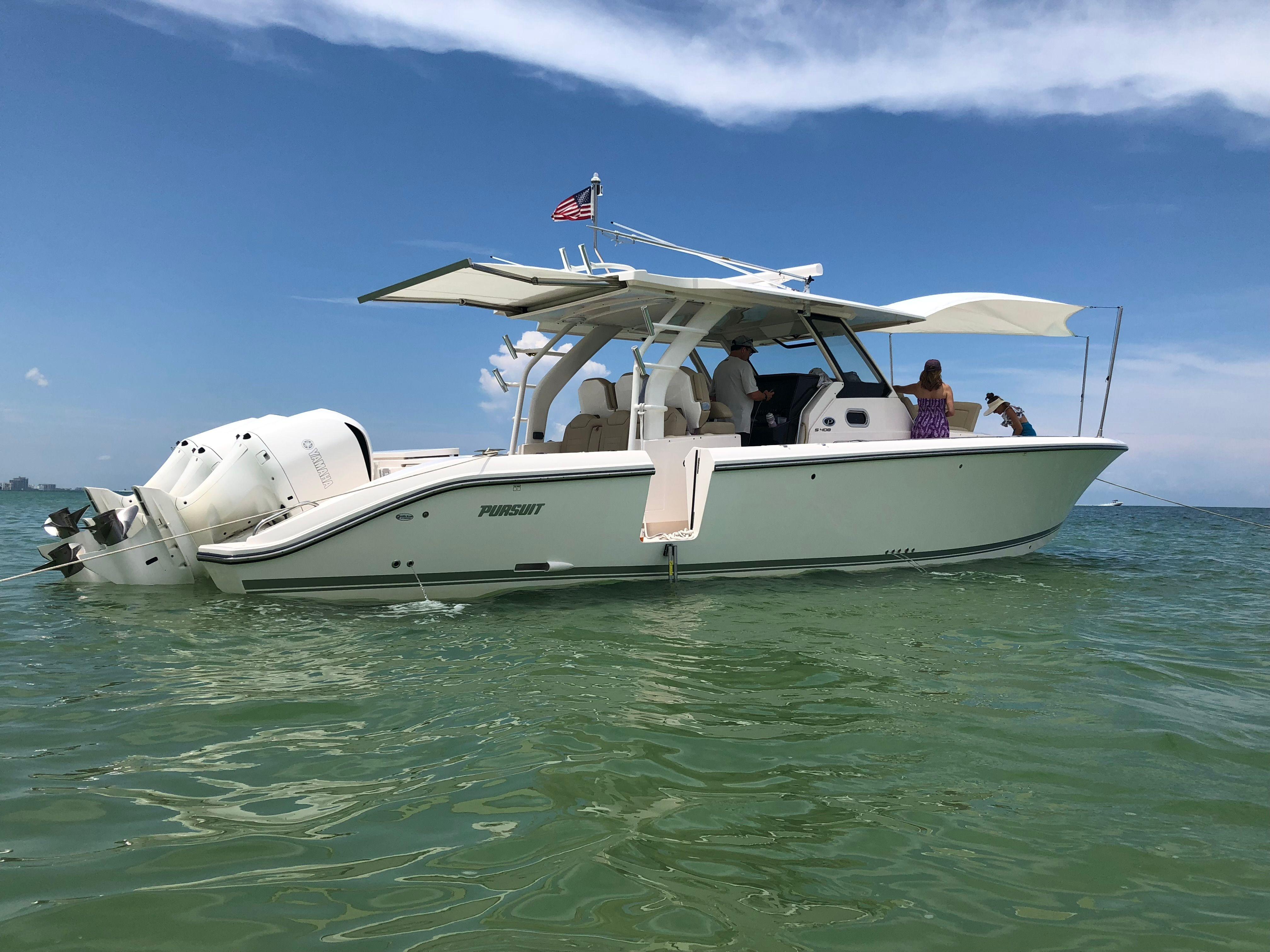 2017 Pursuit S 408