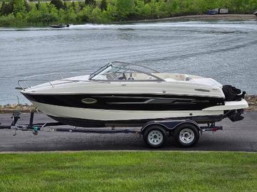 2015 Bayliner 642 Overnighter