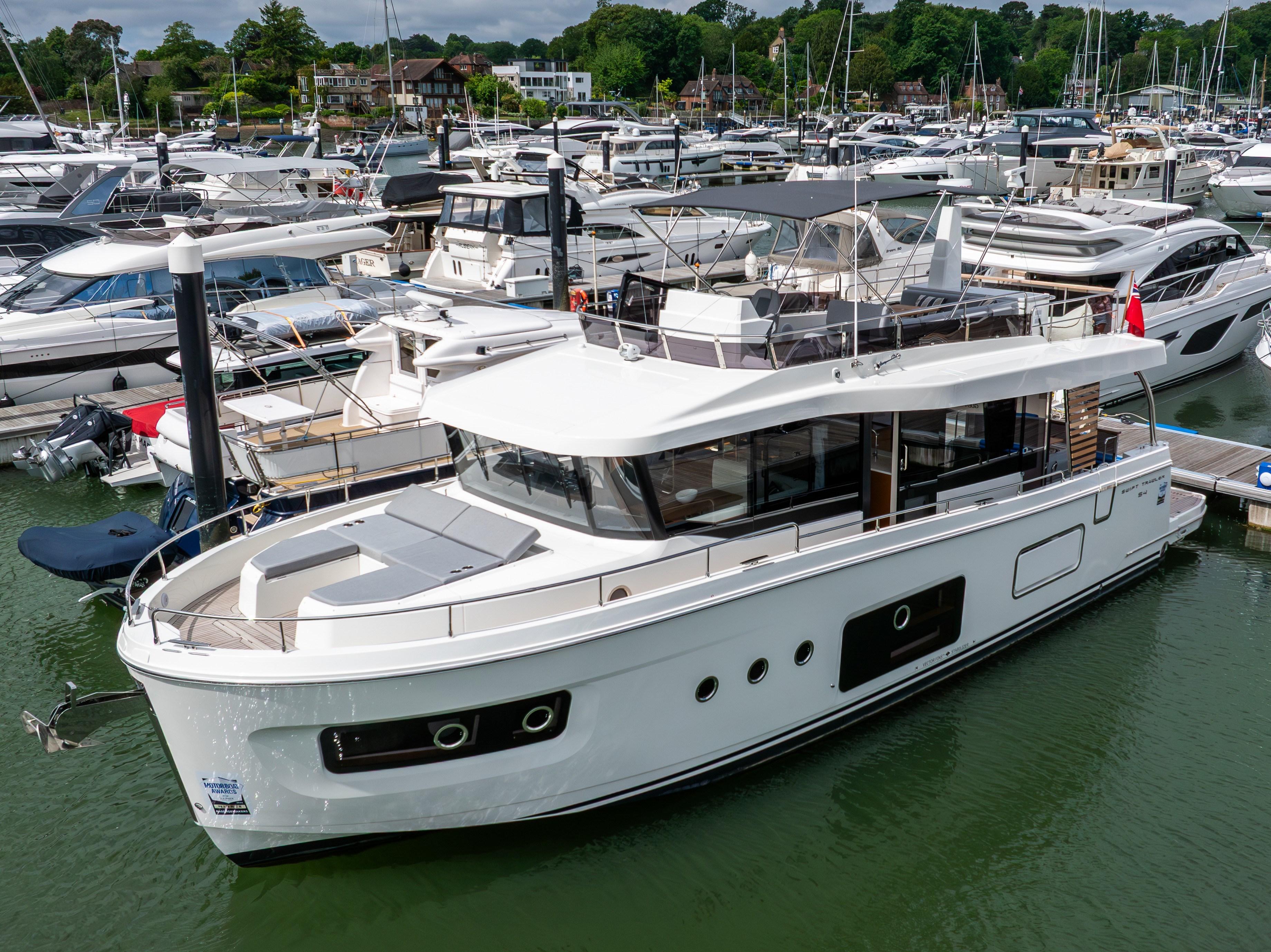 2025 Beneteau Swift Trawler 54