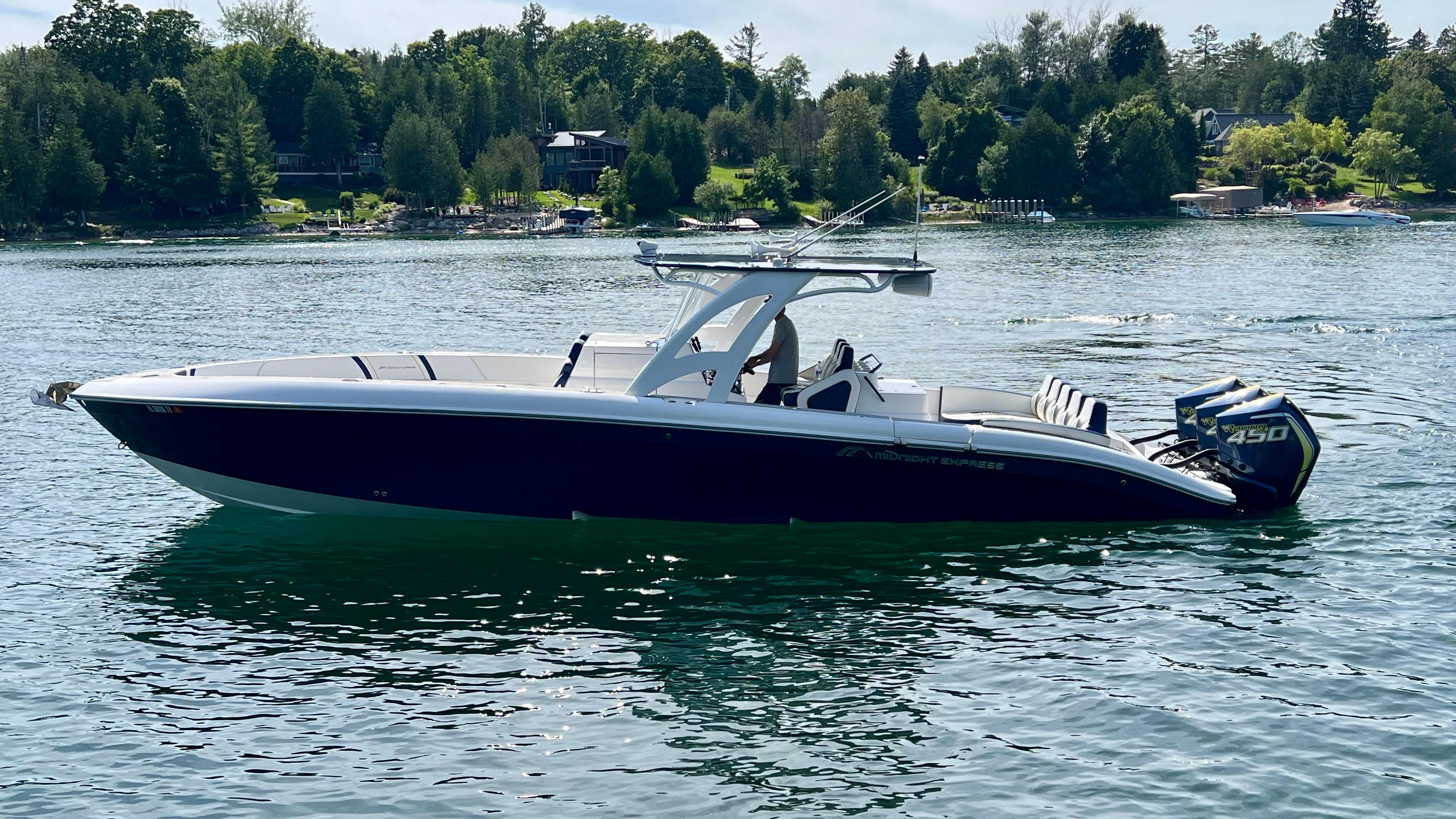 2022 Midnight Express 37 Open