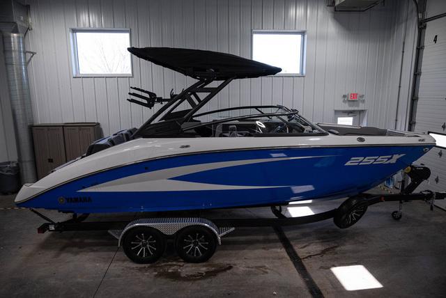 Yamaha Boats 255XD