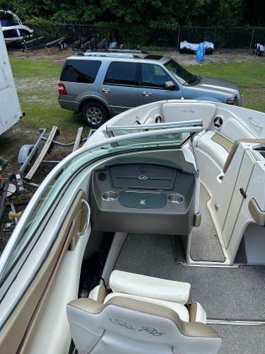 2007 Sea Ray 230 Select