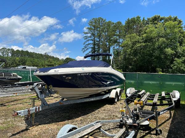 2007 Sea Ray 230 Select