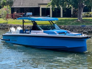 2024 Axopar 37 Sun Top