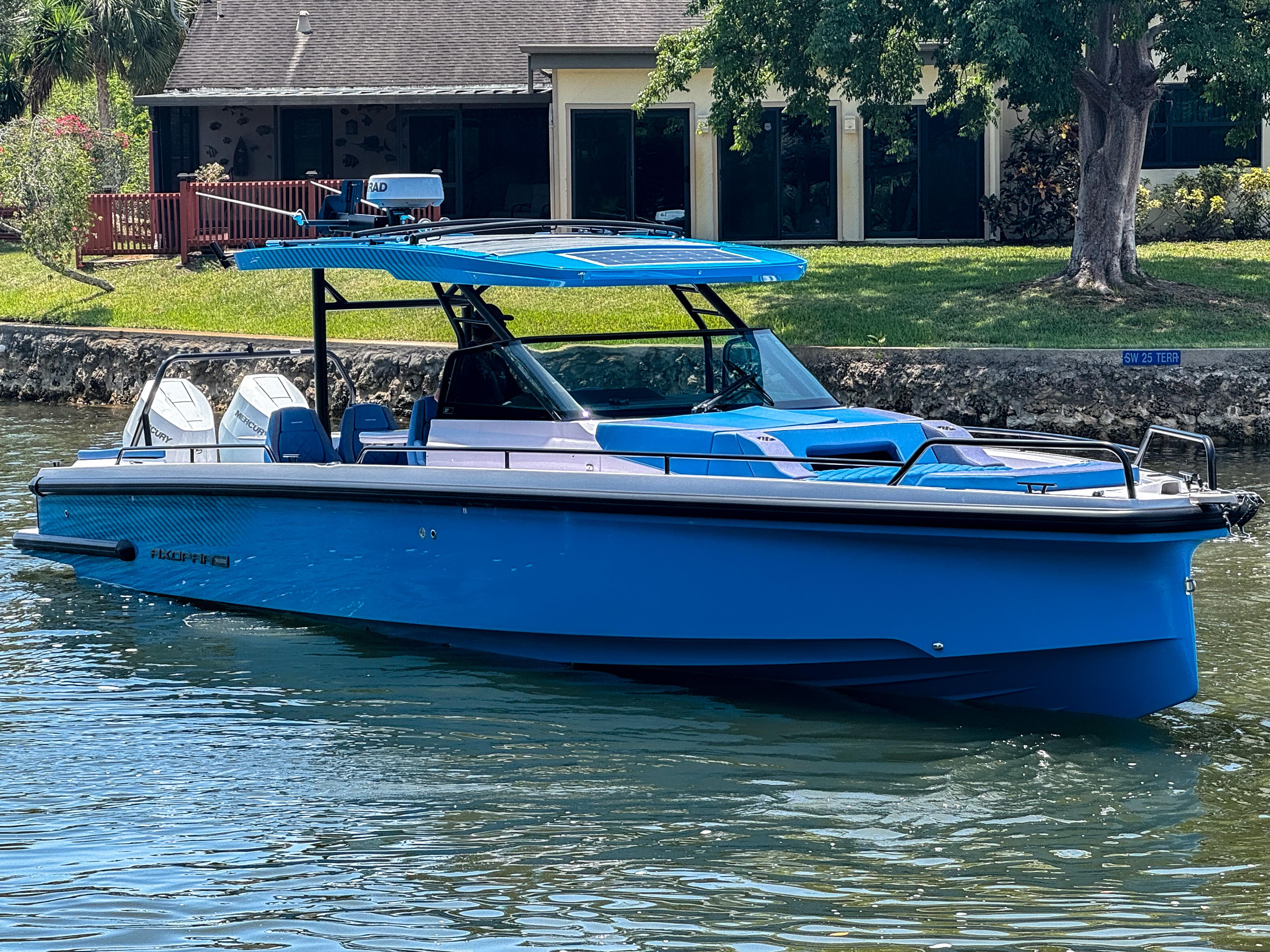 2024 Axopar 37 Sun Top