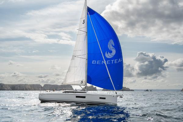 2025 Beneteau Oceanis 37.1