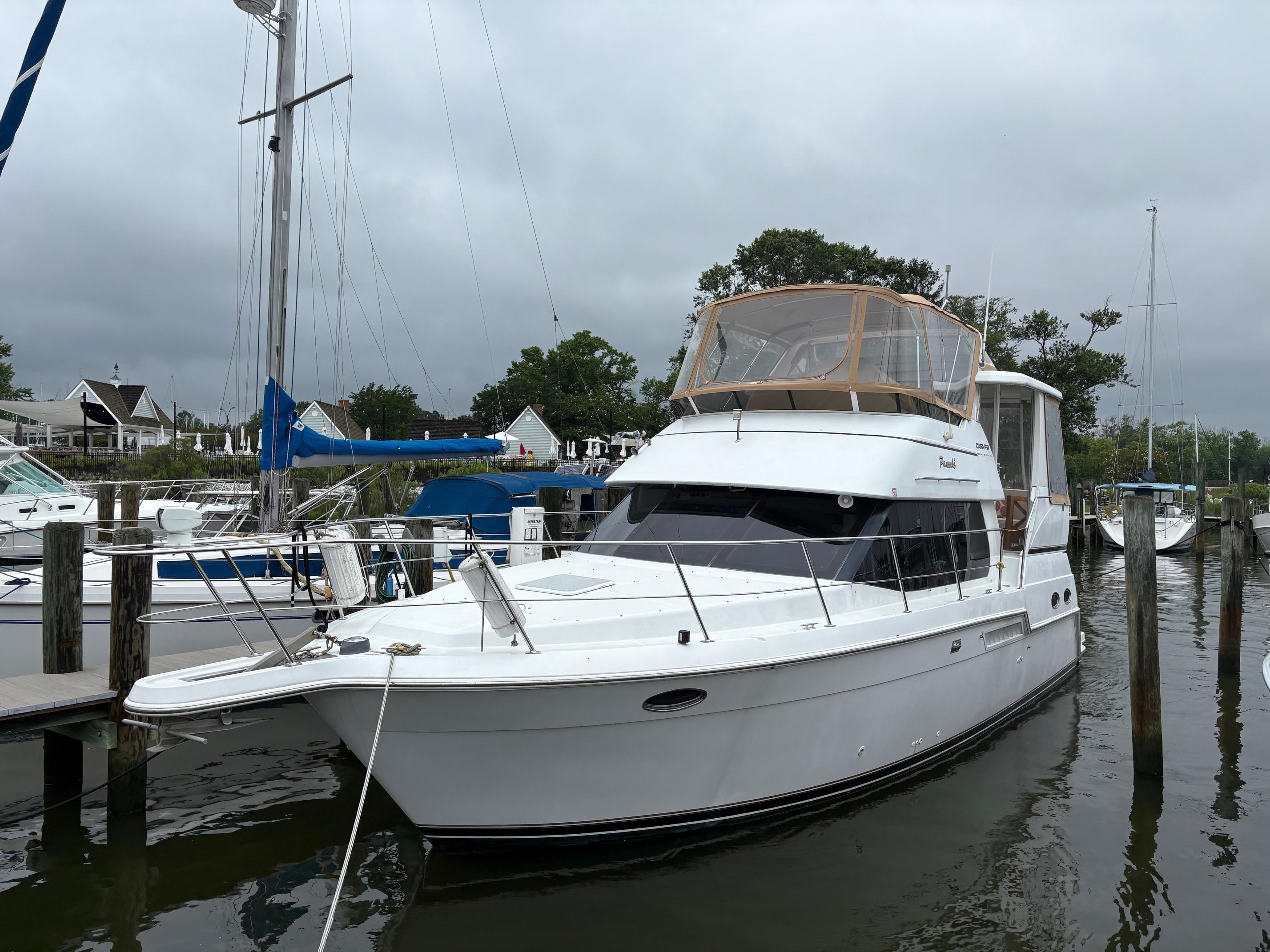 1999 Carver 356 Motor Yacht