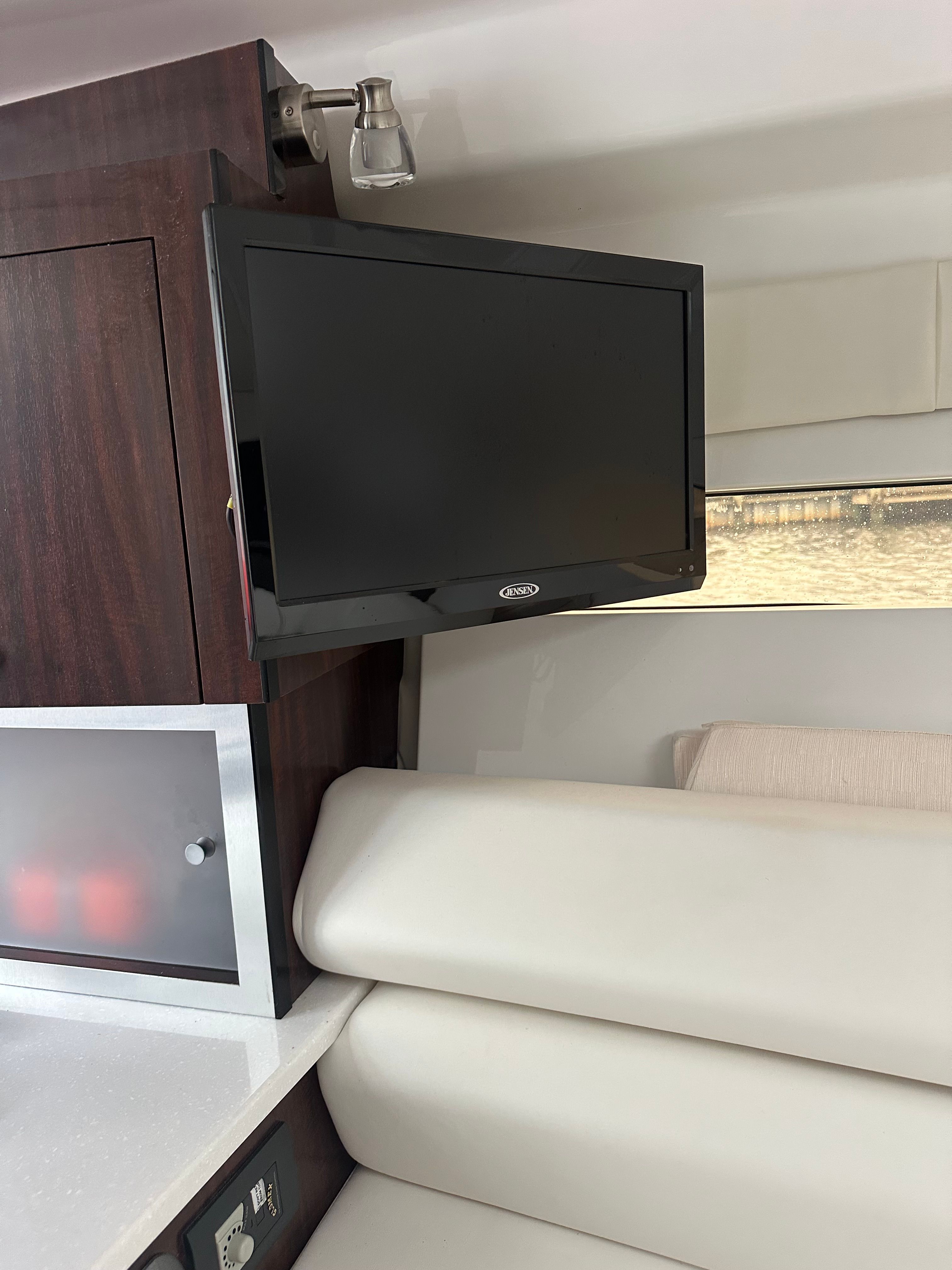 2019 Monterey 295 Sport Yacht