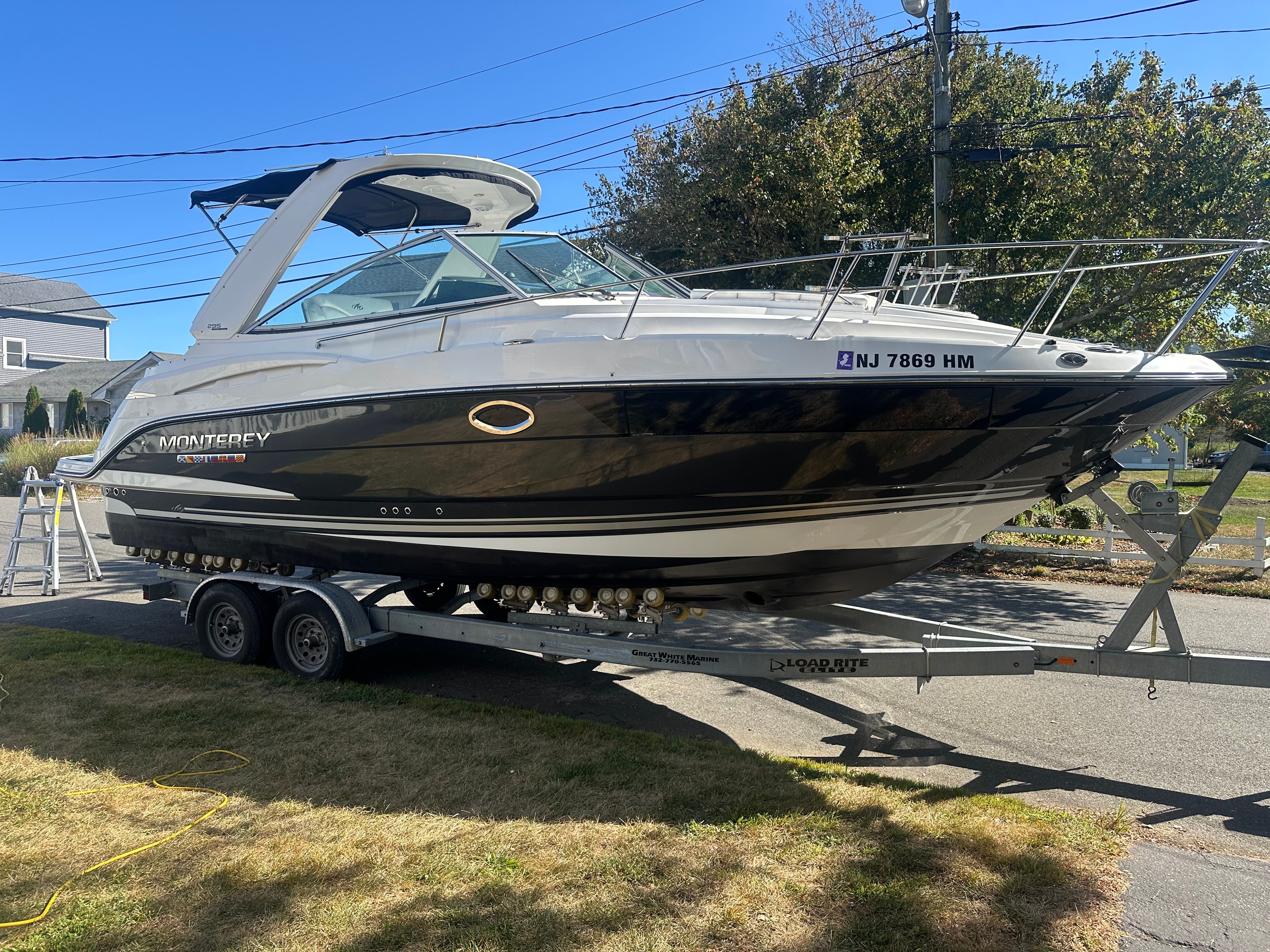 2019 Monterey 295 Sport Yacht