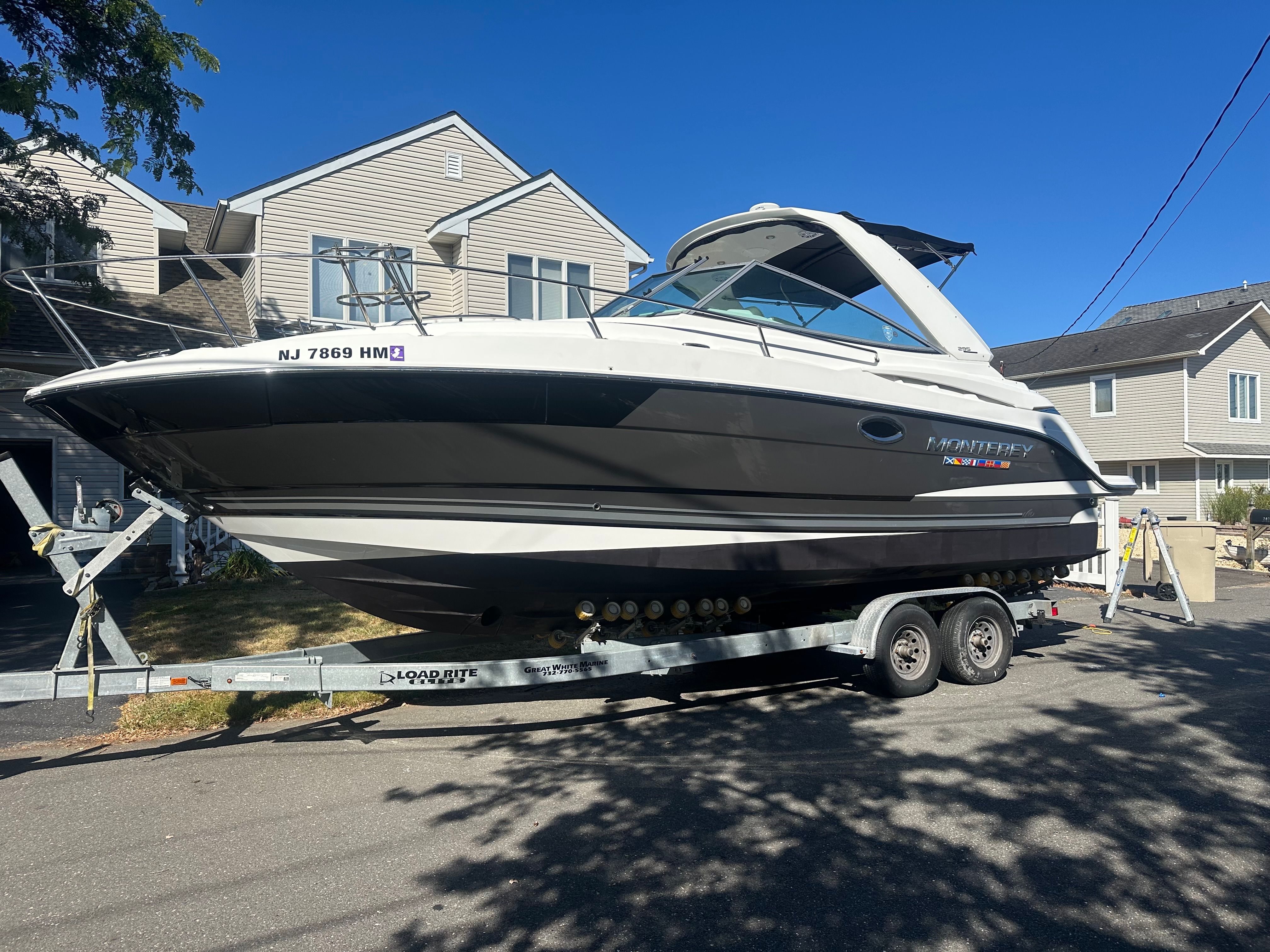 2019 Monterey 295 Sport Yacht