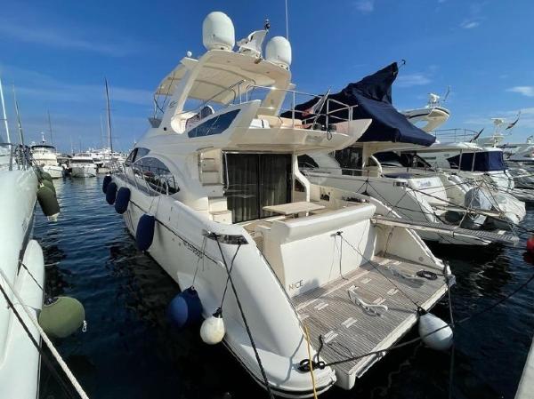 Azimut Fly 53 azimut flybridge 53