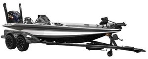 Skeeter FXR21 Limited 2025 Skeeter FXR21L bass boat on trailer, featuring sleek design and modern equipment.