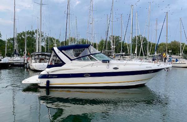 2004 Cruisers Yachts 320 Express