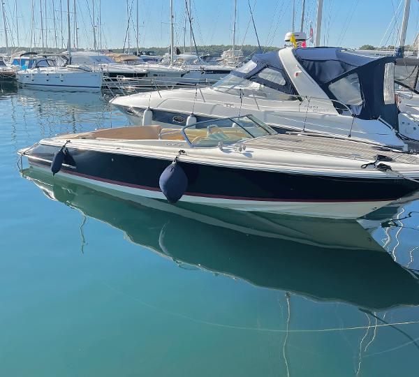 2011 Chris-Craft 28 Corsair