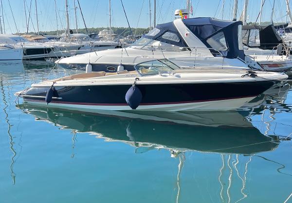 2011 Chris-Craft Corsair 28