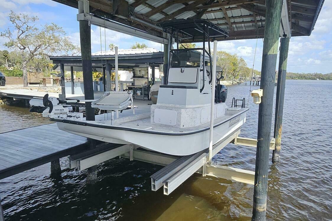 2021 Flats Cat 21'