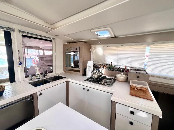 2021 Fountaine Pajot Saona 47