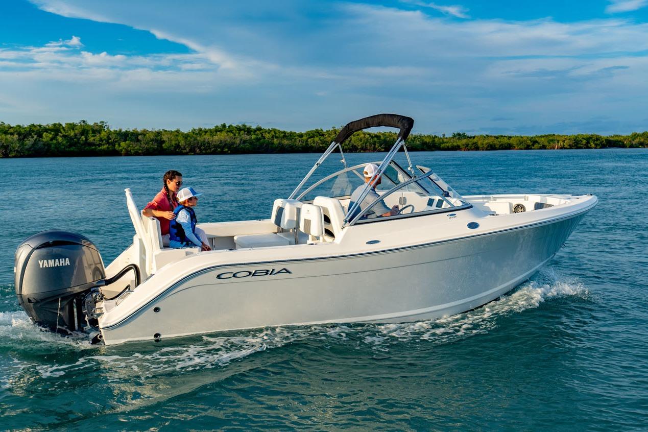 2026 Cobia 220 Dual Console