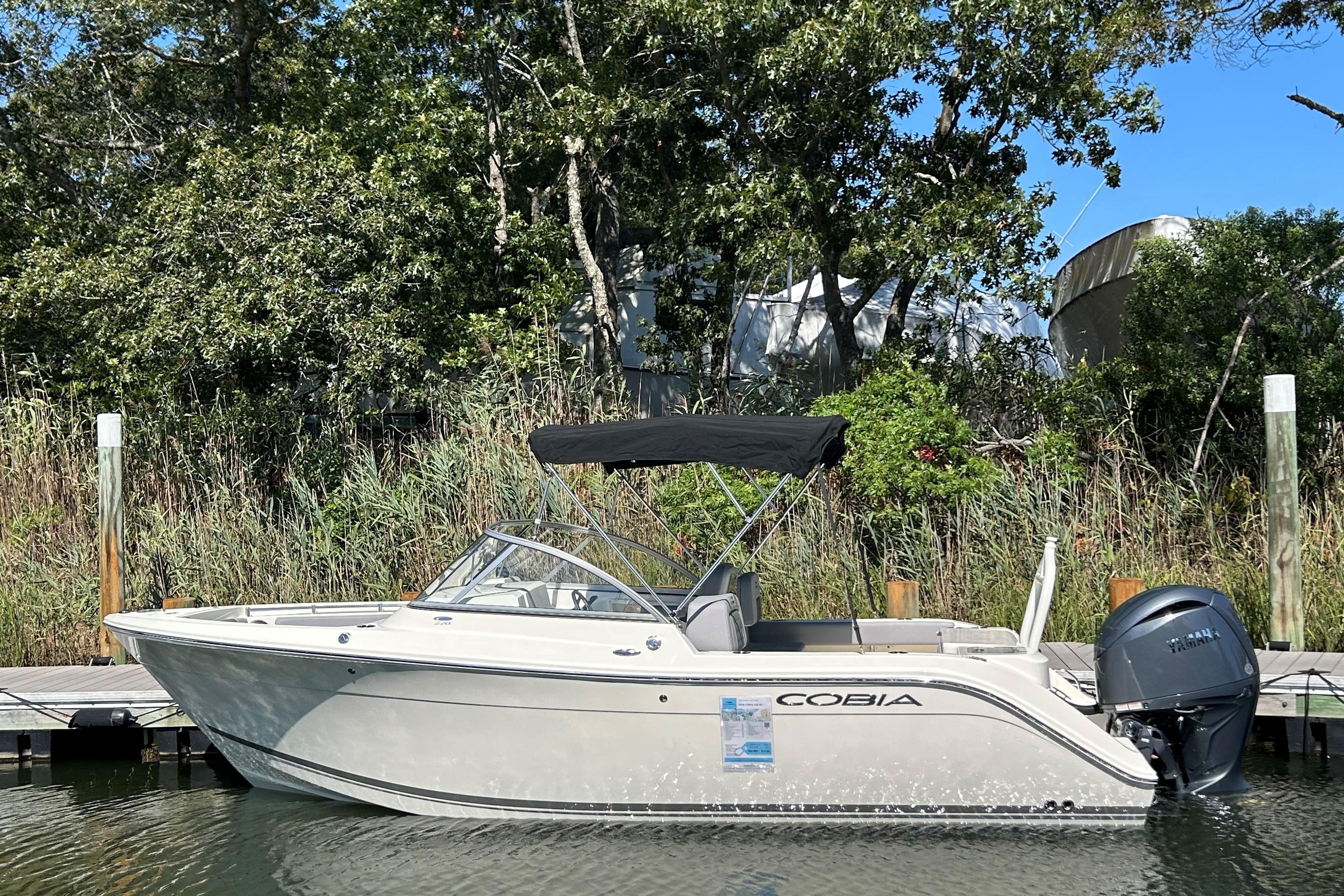 2026 Cobia 220 Dual Console