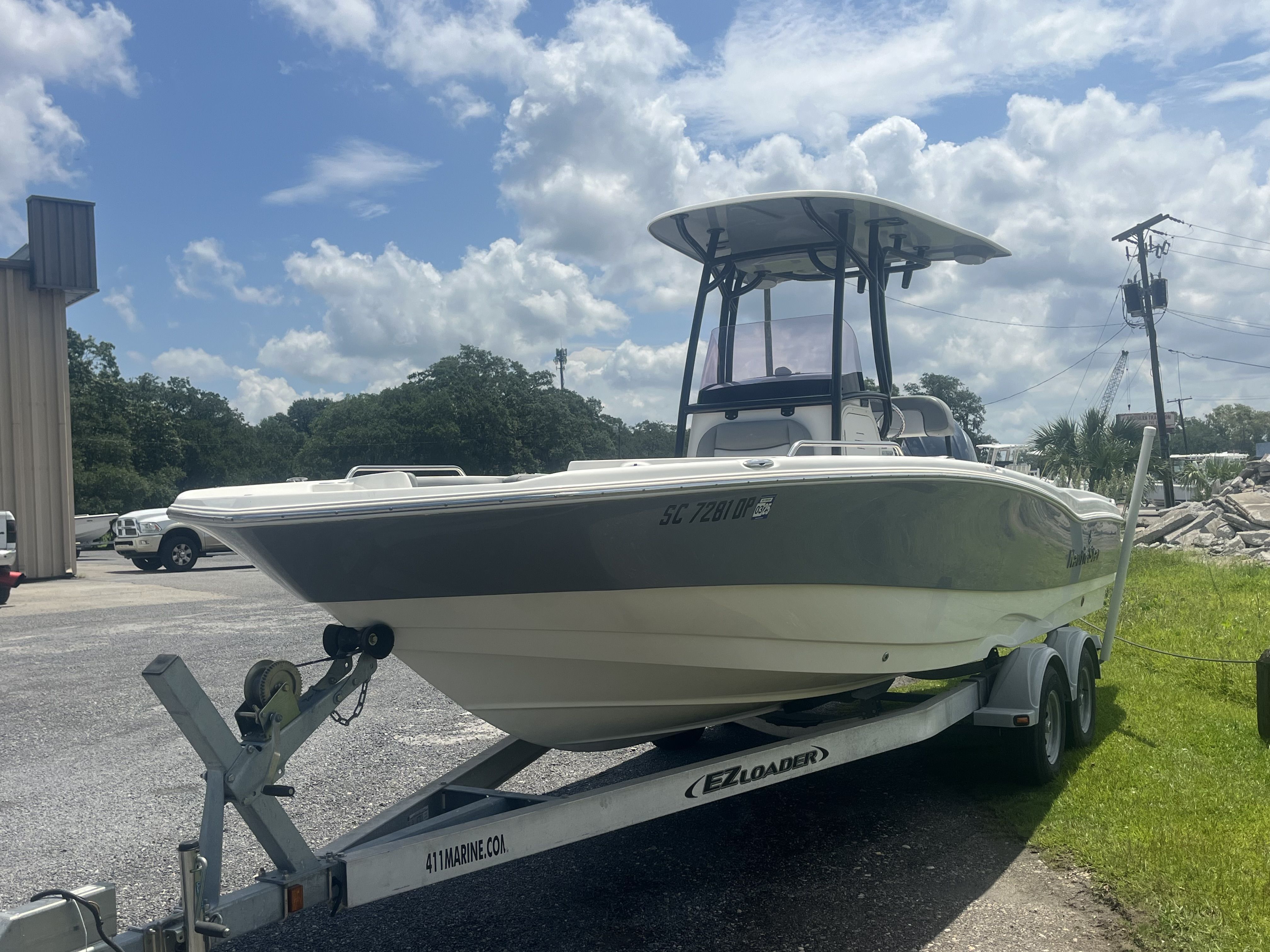 NauticStar 231 Hybrid