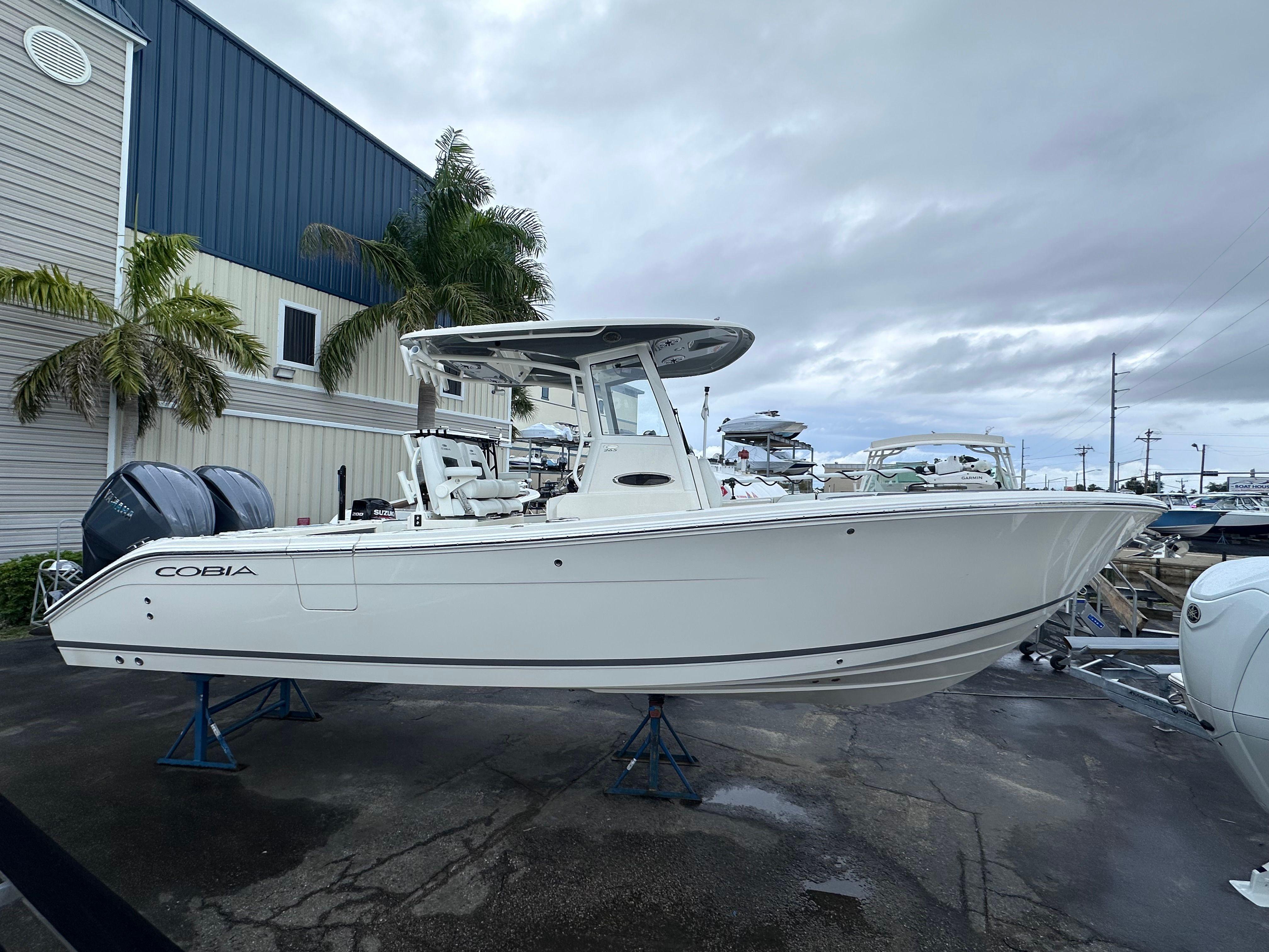 2025 Cobia 265 CC