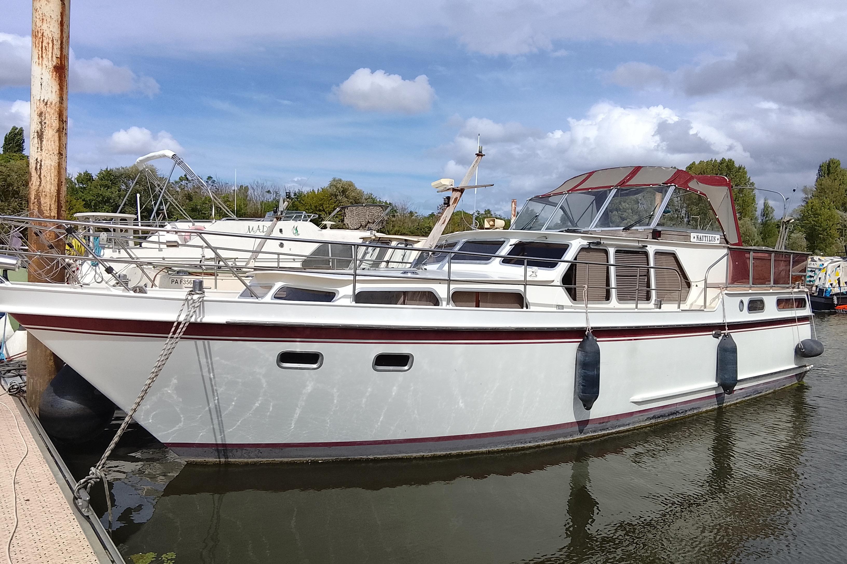 1989 Valkkruiser 12.50