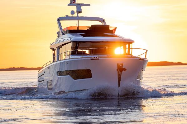 2025 Nimbus 495 Flybridge