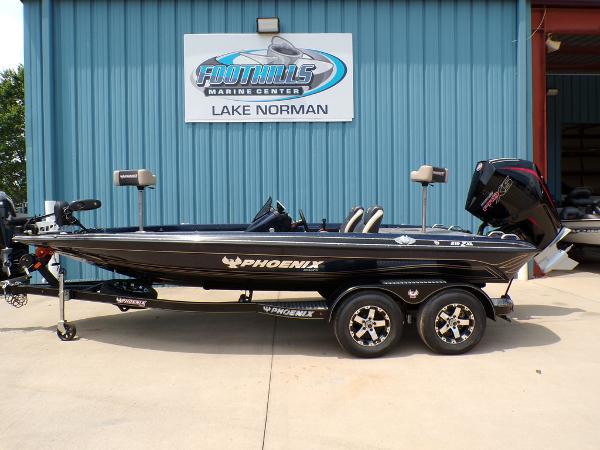 2025 Phoenix 819 ZXL