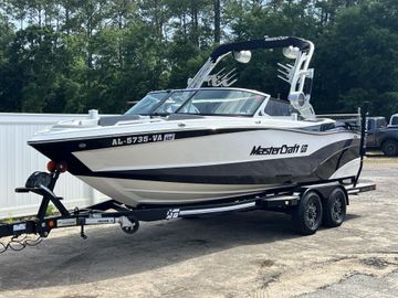 2018 MasterCraft XT21