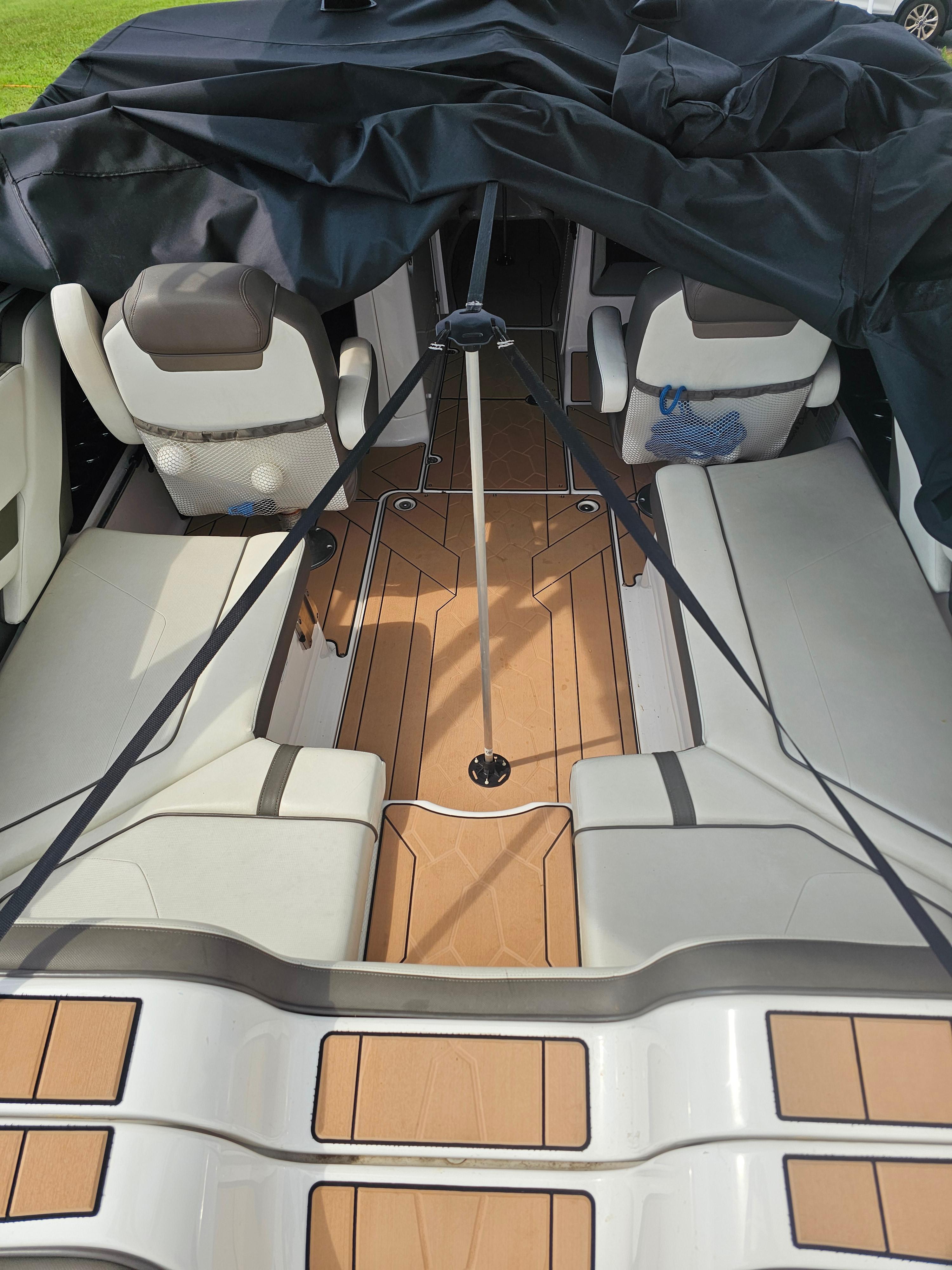 2016 Yamaha Boats 242 Limited S E-Series