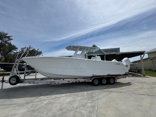 2025 Invincible 33 Catamaran