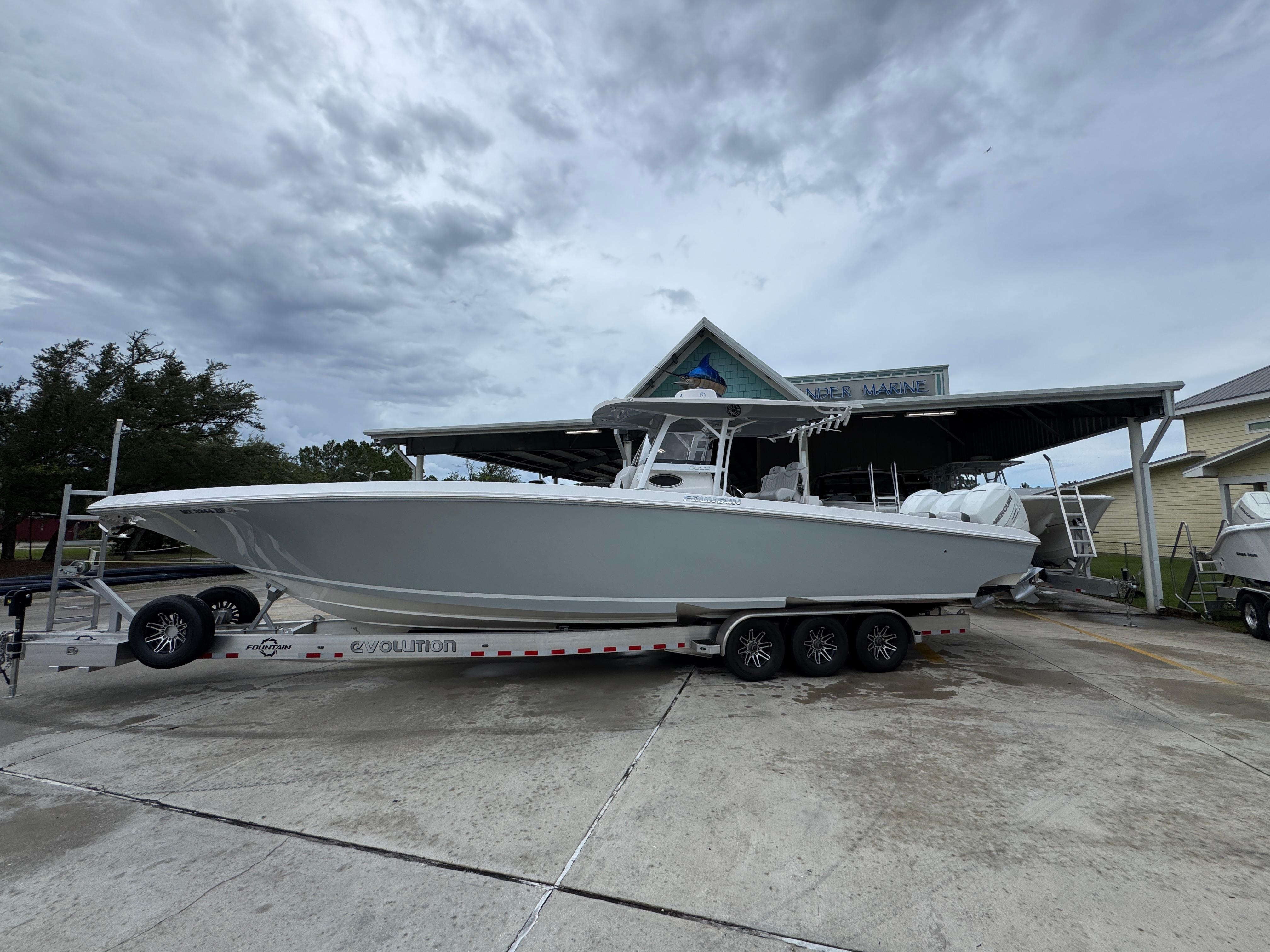 2022 Fountain 38 CC