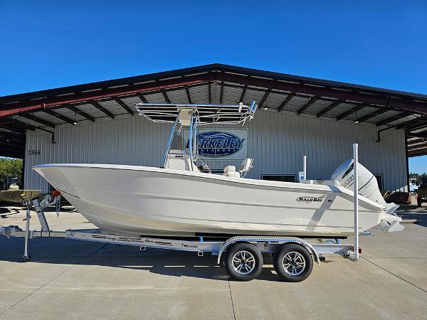 2025 Bulls Bay 230 Center Console